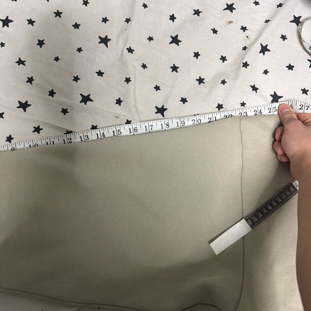 fear of god essentials cream sweatshirt sweater - Picture 8 of 8
